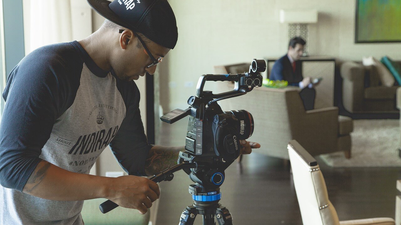 Video marketing by email
